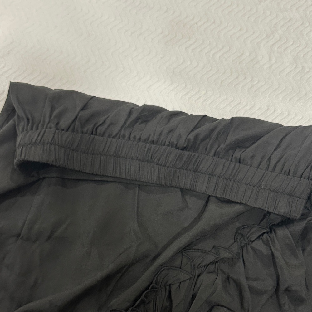 Chic Black Asymmetrical Ruffle Skirt - Picture 4 of 5